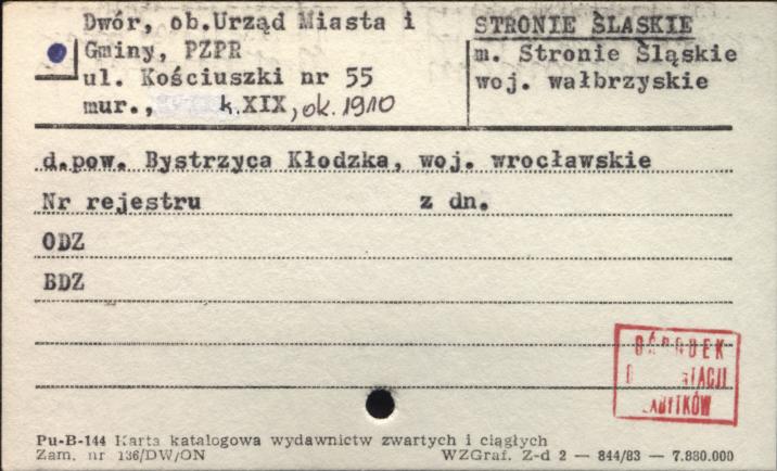 dwór, ob. Urząd Miasta i Gminy, skan 1