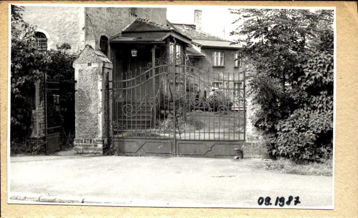 ogrodzenie z bramą, skan 2