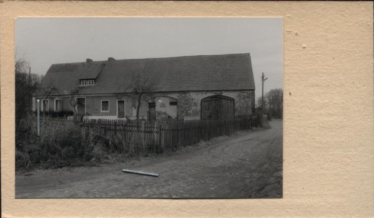 dom ze stodołą, skan 2