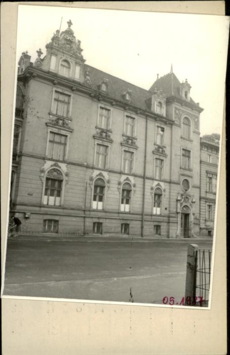 dom mieszkalny - budynek użyteczności publicznej, ob. Internat L.O., skan 2