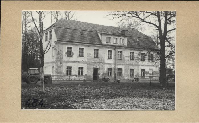 budynek mieszkalny w zespole pałacowym, skan 2
