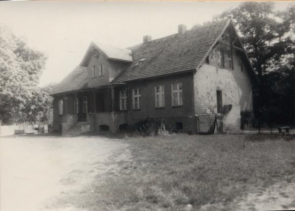 dwór, ob. bumieszkalny, skan 3