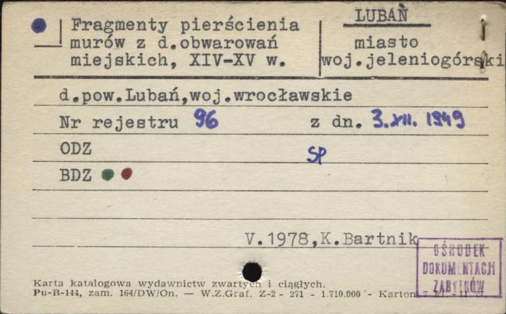 fragmenty pierścienia murów z d. obwarowań miejskich, skan 1