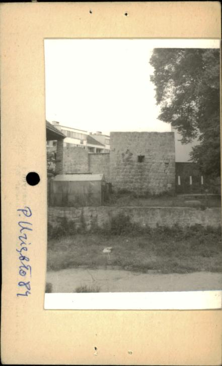 fragmenty zewn. pierśc. murów z obwar. miejskich, skan 2