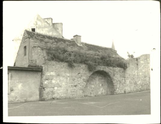 fragmenty zewn. pierśc. murów z obwar. miejskich, skan 3