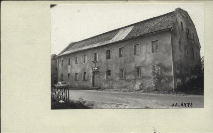dom mieszkalny ob. m.in. biblioteka, skan 2