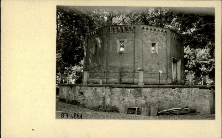 rotunda przy pompowni - zespół zamku, skan 2