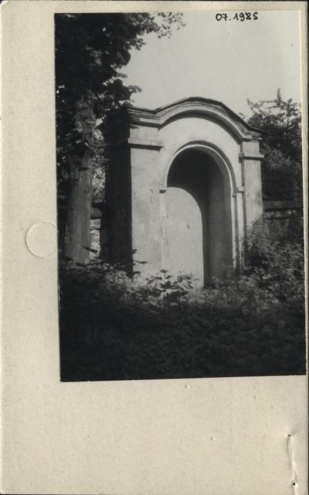 mur ogrodzenia kościoła św. Jadwigi + 4 kaplice, skan 2