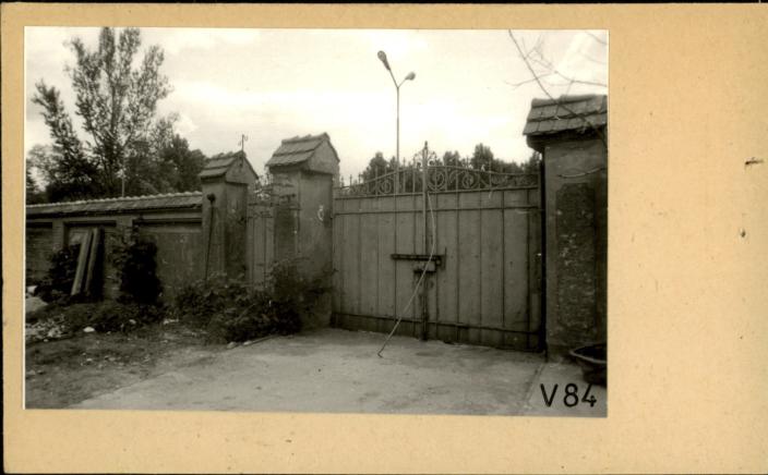 mur z bramami, skan 3
