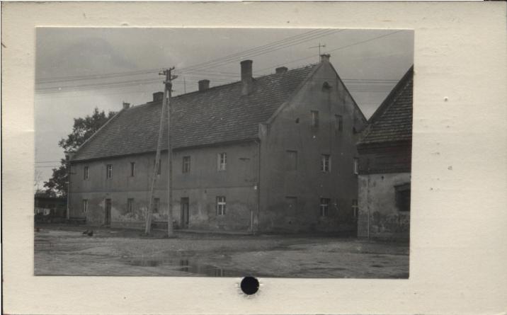 oficyna dworska, ob. PGR, skan 2