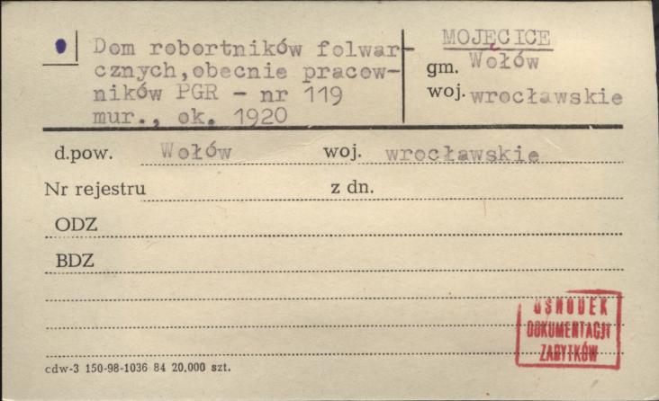 dom robotników folwarcznych, obecnie pracowników PGR, skan 1