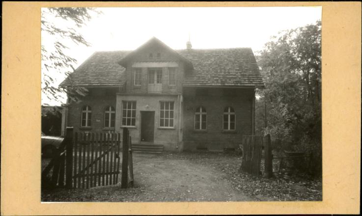 dom mieszkalny - leśniczówka, skan 2