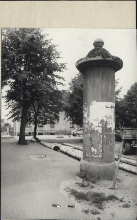 słup na ogłoszenia, skan 3