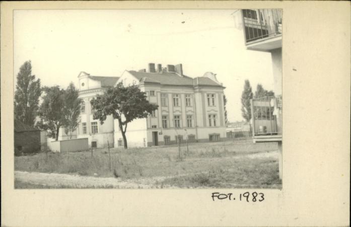 pałacyk; ob. internat Zespołu Szkół Budowl., skan 2