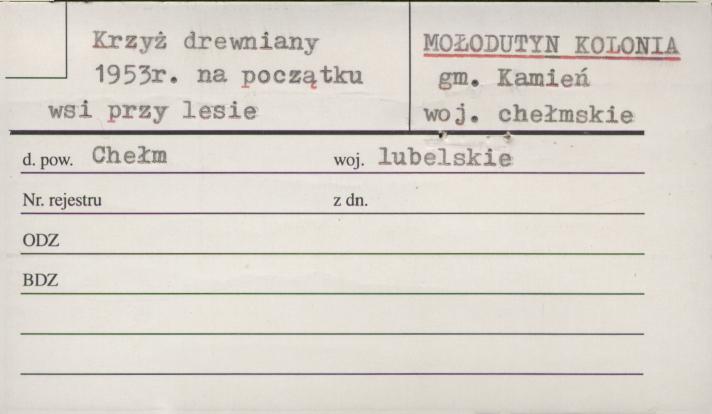 krzyż drewniany na początku wsi przy lesie, skan 1