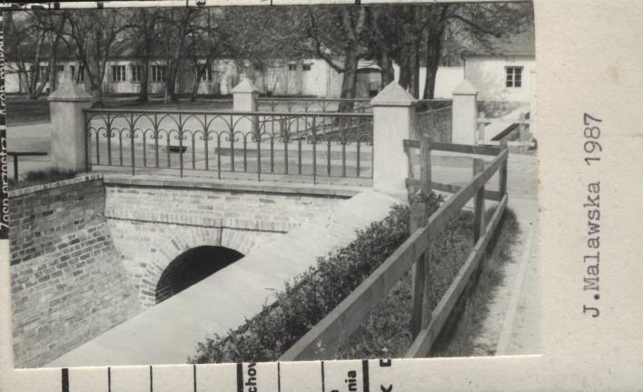 most nad fosą, skan 2