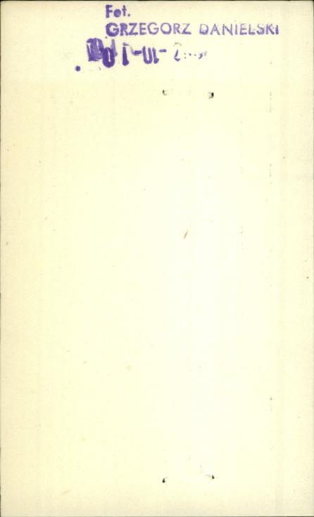 figura-krzyż obok kościoła, skan 2