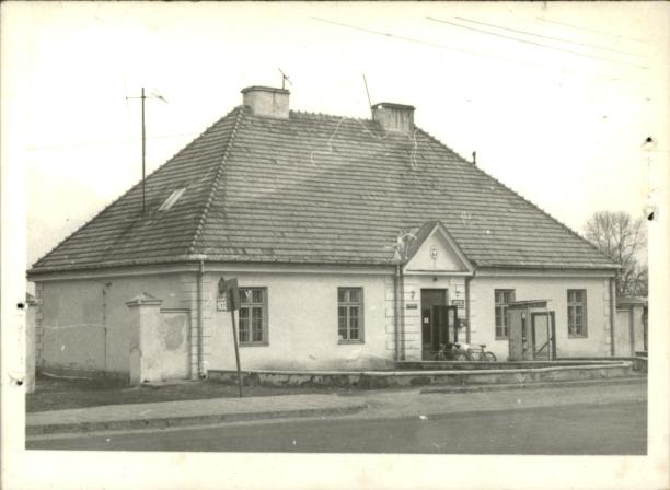 Urząd Pocztowo-telekom. d. zajazd, skan 3