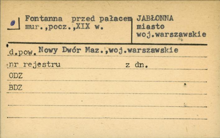 fontanna przed pałacem, skan 1
