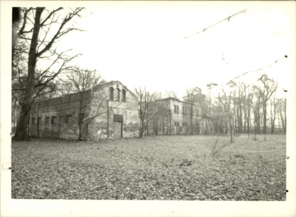 stajnie ogrodowe, skan 3