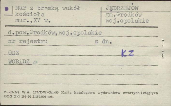 mur z bramką wokół kościoła, skan 1