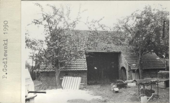 stodoła przy domu, skan 2