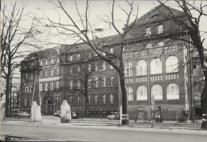 szpital - budynek główny, skan 2