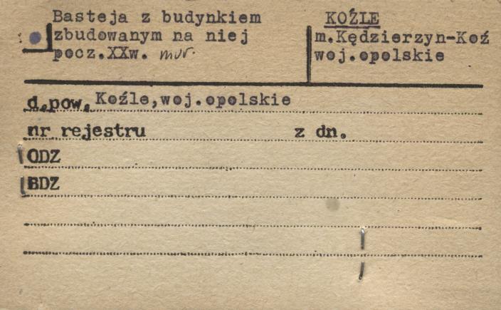 basteja z budynkiem zabudowanym na niej, skan 1