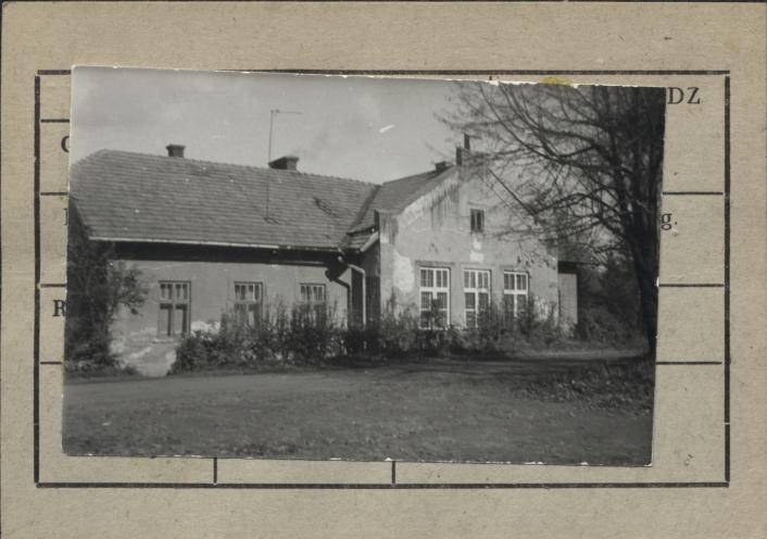 budynek d. szkoły, ob. mieszkania, skan 2