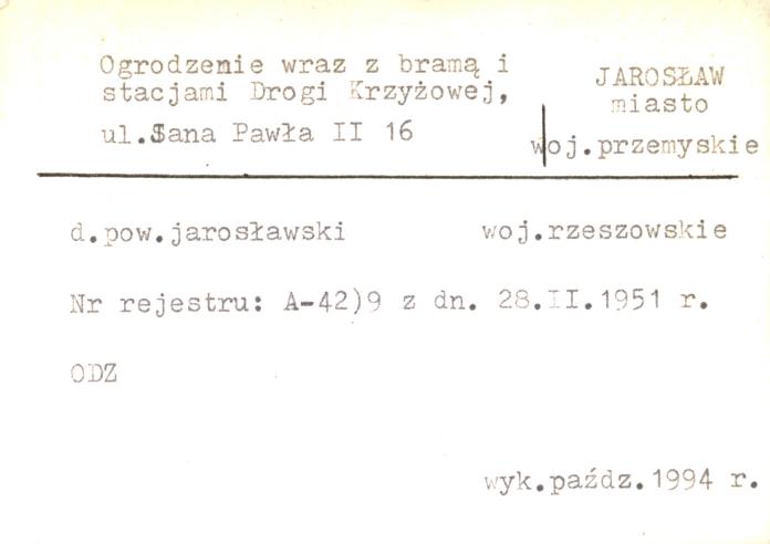 ogrodzenie wraz z bramą i stacjami Drogi Krzyżowej, skan 1