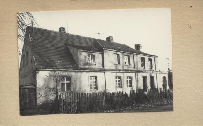 ciąg budynków mieszkalnych, skan 2