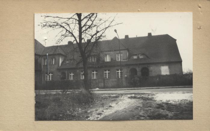 ciąg budynków mieszkalnych, skan 2