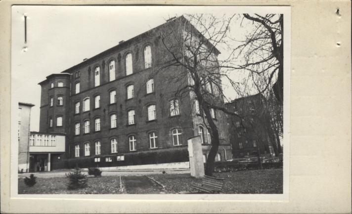 szpital - budynek główny, skan 2