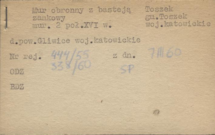 mur obronny z basteją zamkowy, skan 1