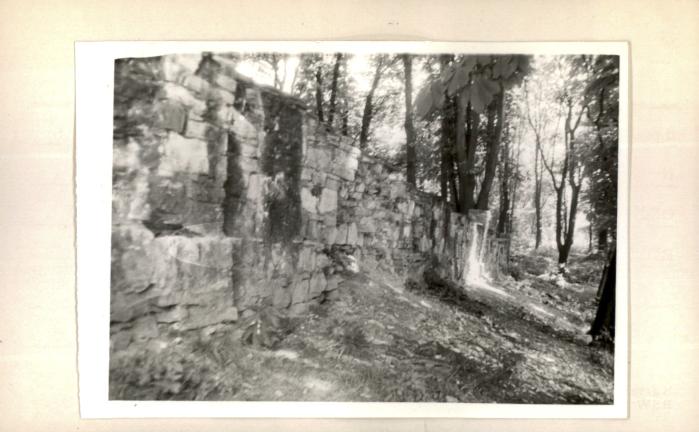 mur cmentarny, skan 2