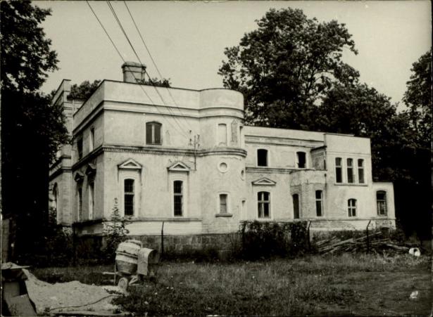 pałac, zespół fabryki mebli, skan 3