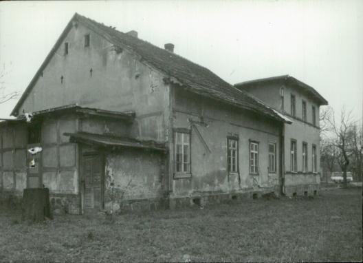 dwór - ob. dom mieszkalny, skan 5