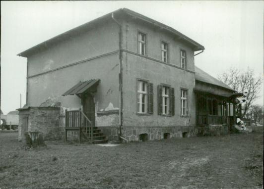 dwór - ob. dom mieszkalny, skan 8