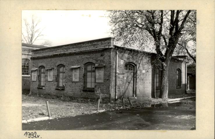 magazyn (29) - koszary ułanów, nast. artylerii, ob. jednostka wojskowa 14-96, skan 2