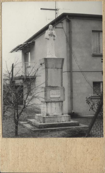 słup z figurą Chrystusa, skan 2