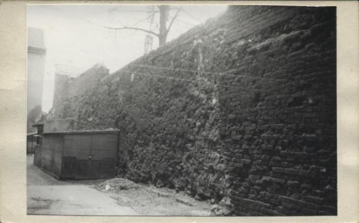 fragment murów, skan 2