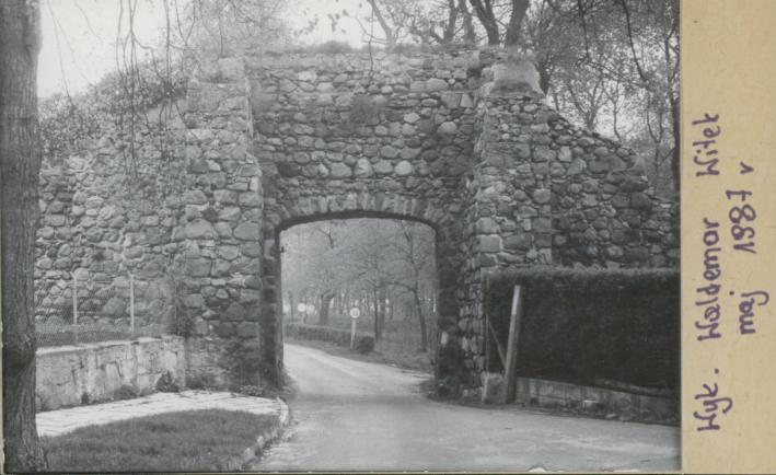 mury miejskie (fragment z bramą północną), skan 2