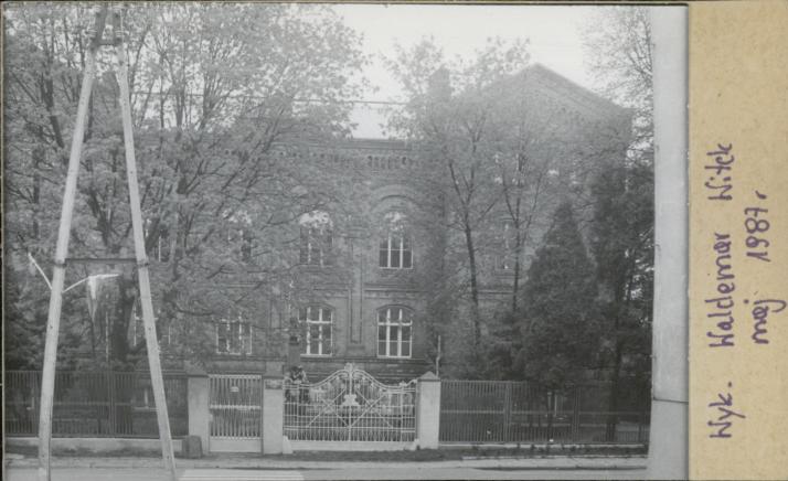 budynek użyteczności publ. (ob. Państ. Dom Opieki Społ.), skan 2