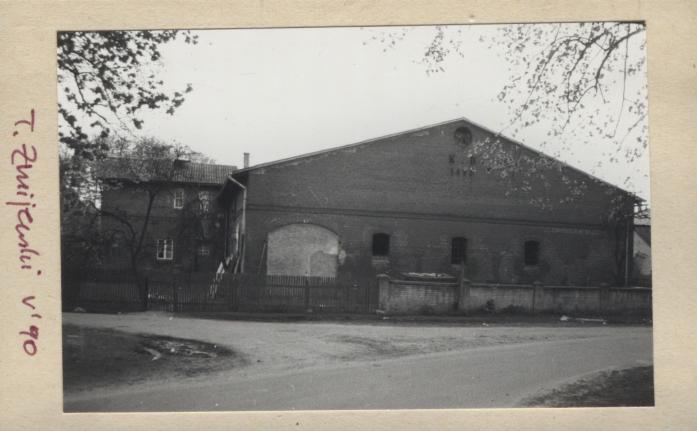 dom mieszkalny pół z oborą, skan 2