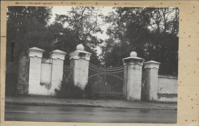 brama II, zespół pałacowy, skan 2