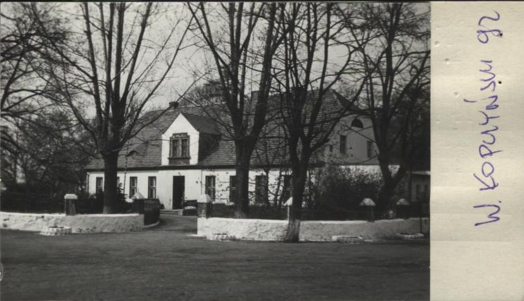 dwór, skan 2