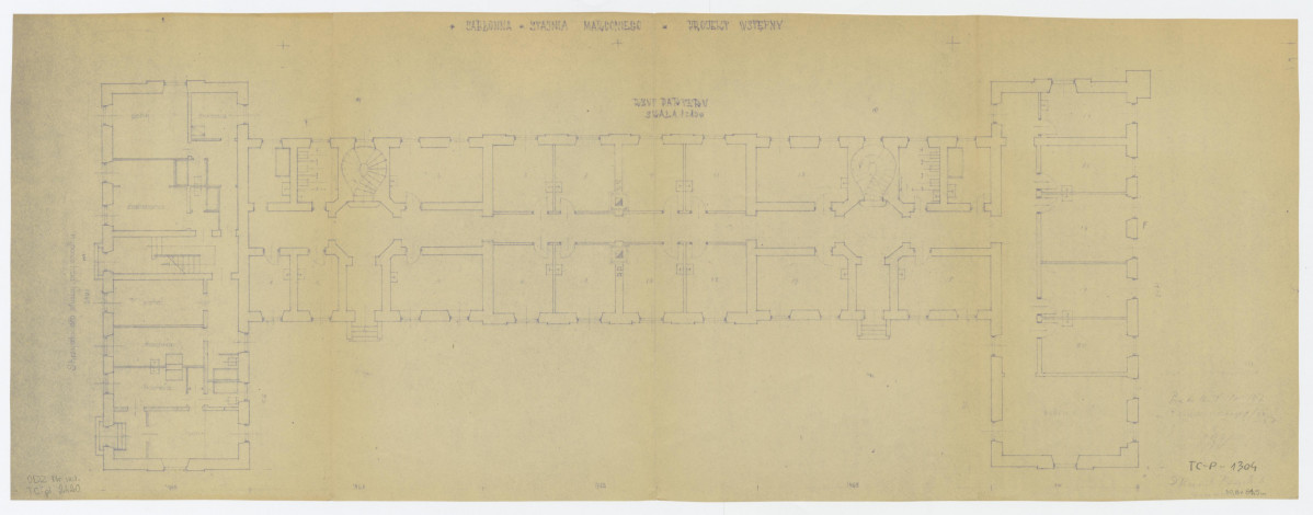 stajnia Marconiego projekt wstępny rzut parteru. Napisy: JABŁONNA. STAJNIA MARCONIEGO. PROJEKT WSTĘPNY  RZUT PARTERU  Skrzydło dla służby przy ośrodku. Napisy objaśniające pomieszczenia i wymiary. Skala 1:100, skan 1