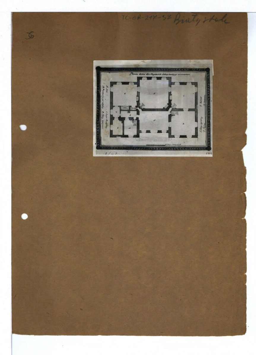 Fotografia czarno-biała ukazująca rzut przyziemny miejscowego pałacu, skan 1