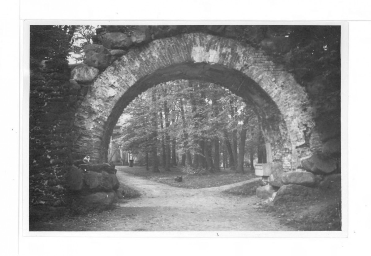 fotografia czarno-biała, Łuk Grecki, skan 1