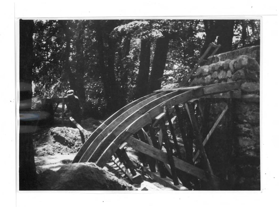 fotografia czarno-biała, elementy budowlane, skan 1